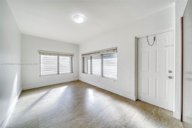 Photo - 4136 SW 14th St