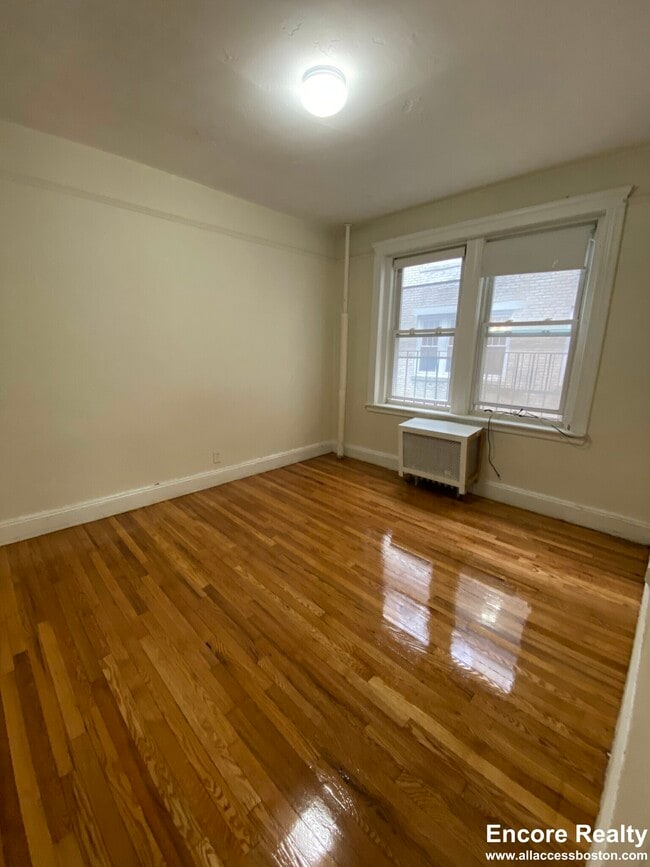 1687 Commonwealth Ave Unit 16