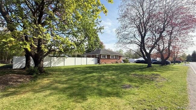 Photo - 60 Ryerson Rd