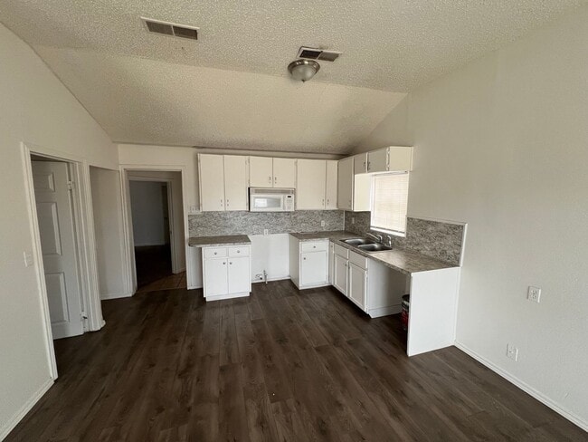 Photo - 3202 Baylor St Unit FRONT