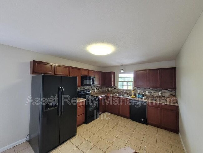 Photo - 2013 Paris Rd