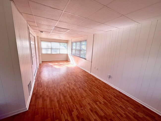 Photo - 2323 NE 12th St