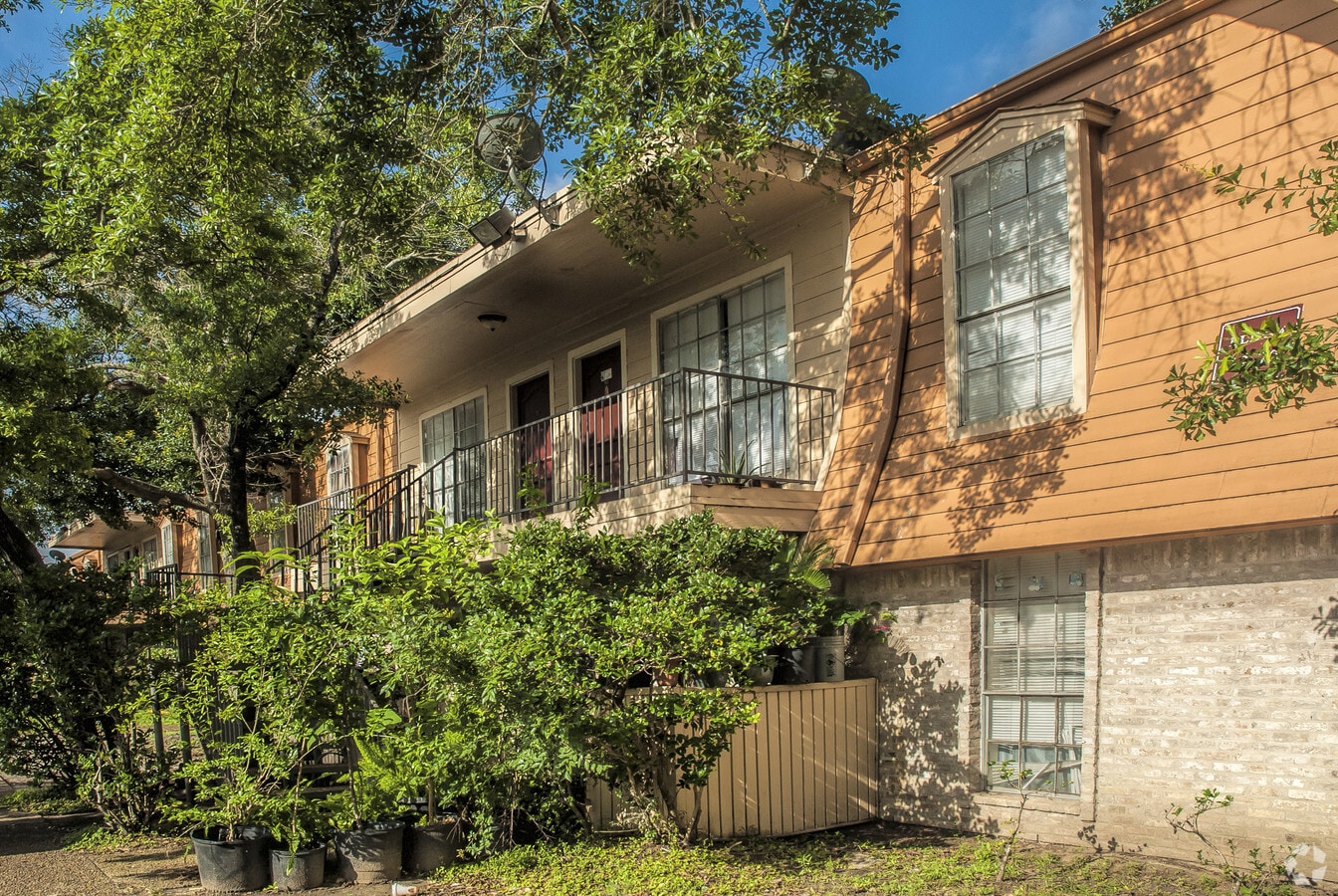 Photo - Springwoods Village