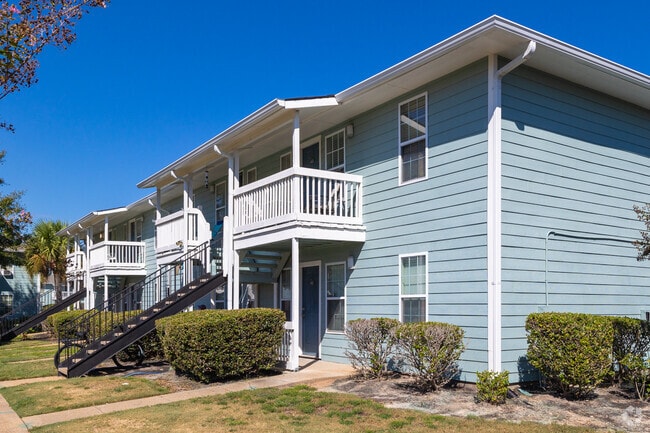 Alternar - Palm Isle Apartments