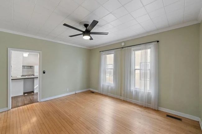 living room - 731 Fillmore St NE Unit 1