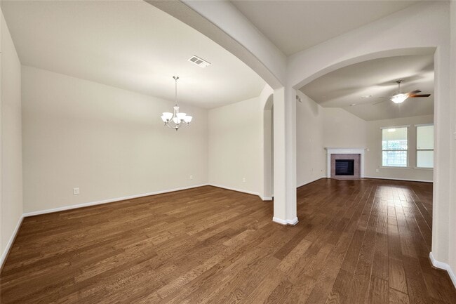Photo - 25208 Forest Ledge Dr