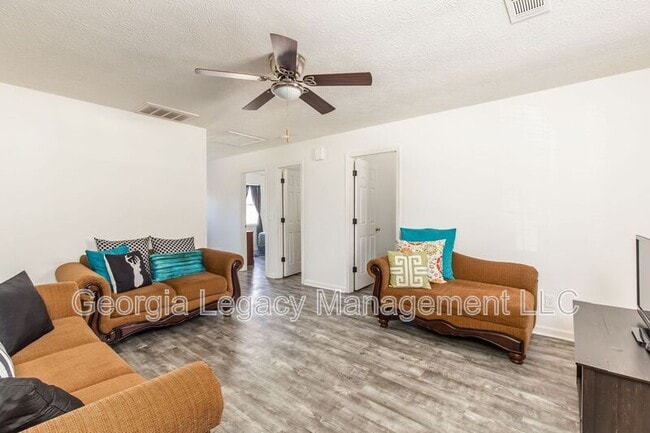 Photo - 1702 Faulkner Dr