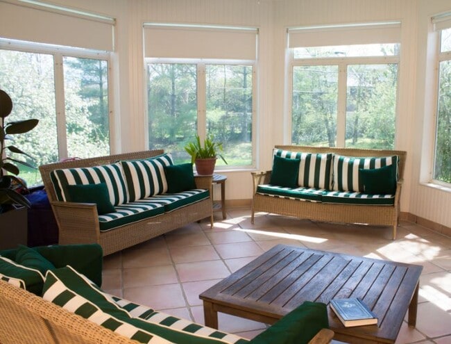 Photo - 17 Copperbeech Ln