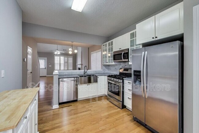 Photo - 1645 Heyford Cir NW