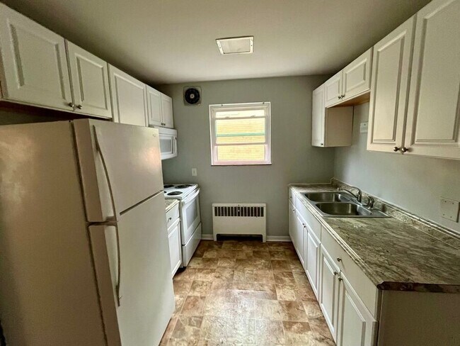 Photo - 2739 Lafeuille Ave Unit 2