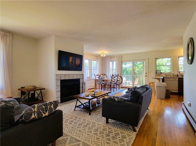 9 1/2 W Narragansett Ave Unit 3