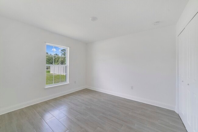 Photo - 417 St Johns Ln