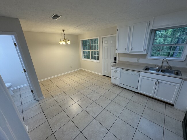 Photo - 1116 Windgate Cir NW