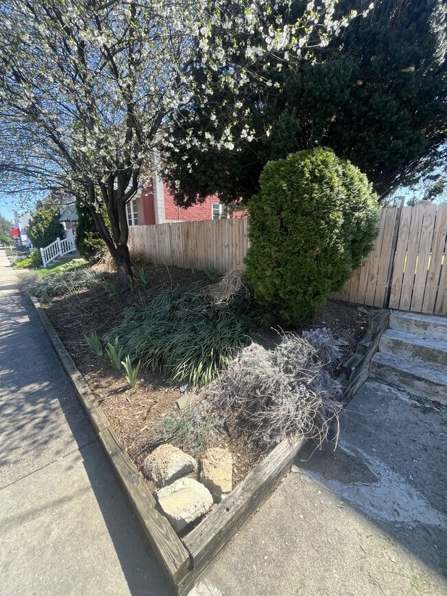 Photo - 220 E Liberty St