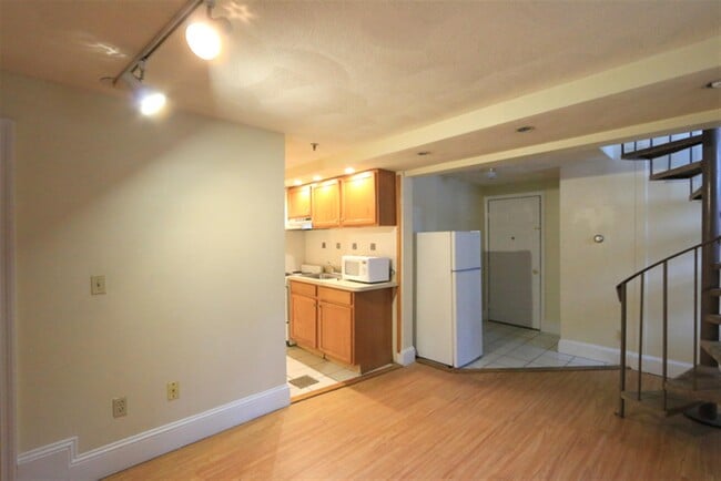 Photo - 12 Mt Auburn St Unit 2