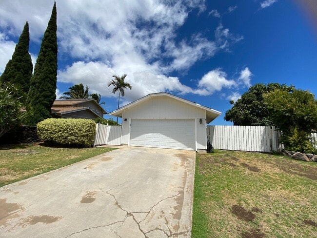 Building Photo - 3-Bedroom, 2-Bath Home with Enclosed Garage in Waikoloa Village