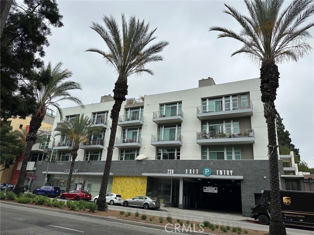 Building Photo - 238 S Arroyo Pkwy Unit 213