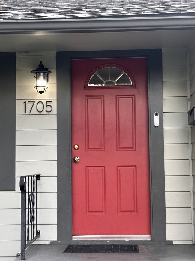 Photo - 1705 Elmcrest Dr