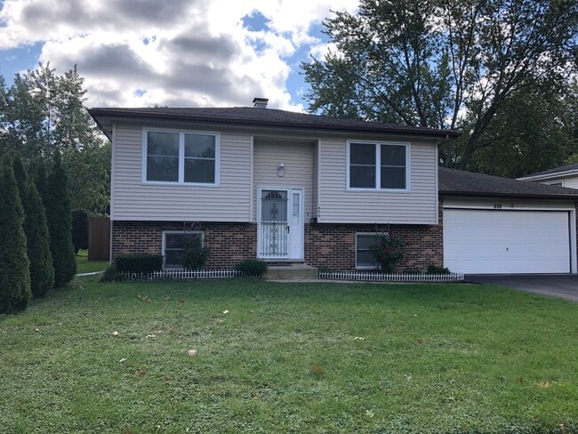 Building Photo - Manor Rental