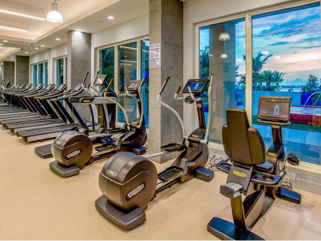 Photo - 440 NE 34th St