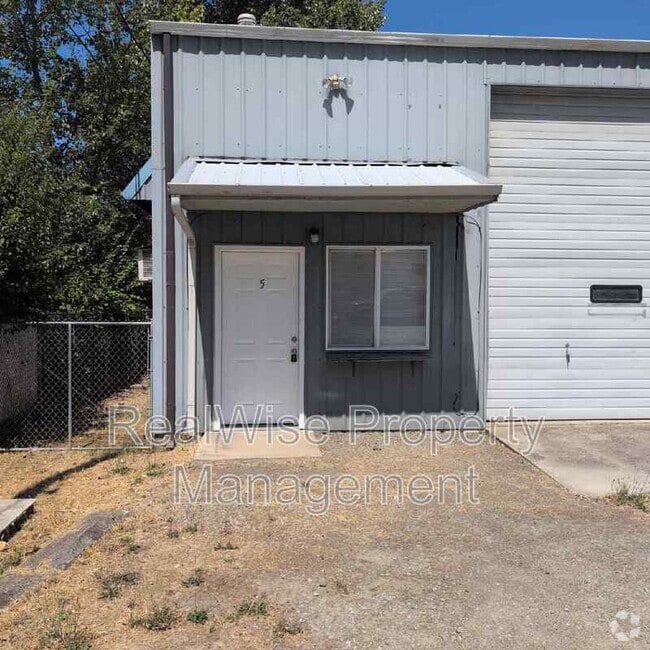 Building Photo - 333 S Old Pacific Hwy Unit 5 Rental