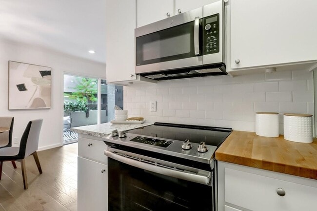 Photo - 307 Tradewinds Dr