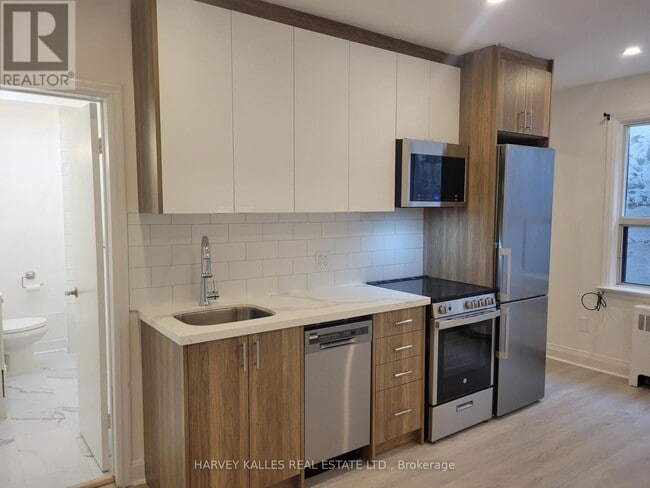 Photo - 1980 Eglinton Ave W