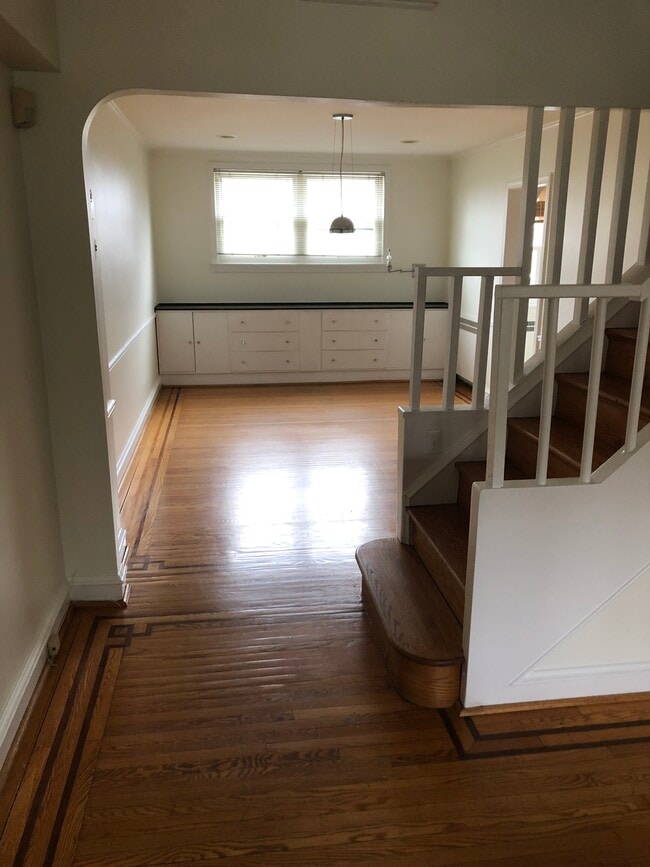 Photo - 246 Stoneway Ln