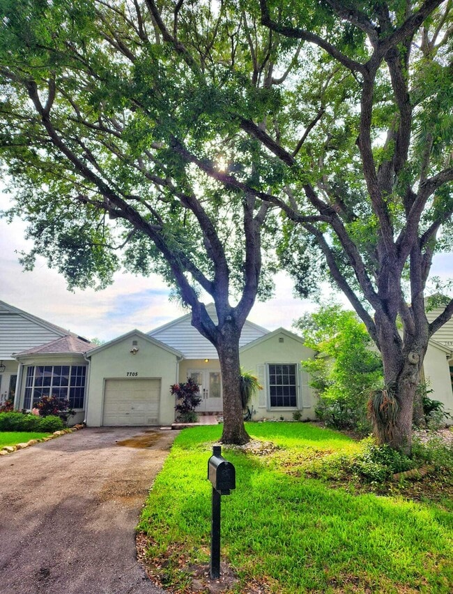 Photo - 7705 Forest Green Ln