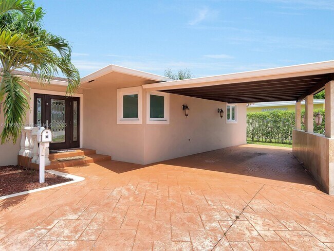 Photo - 3141 Hollywood Blvd