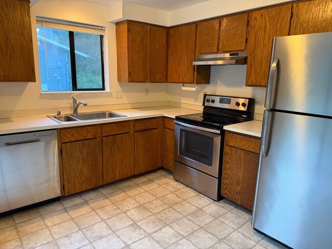 Photo - Commuter Dream and Only Five Minutes From The Clinton Ferry!