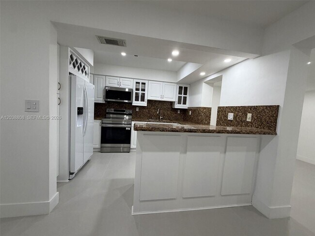 Photo - 501 NW 25th Ct