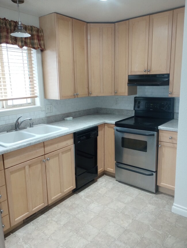 Photo - 44386B Silver Valley Rd