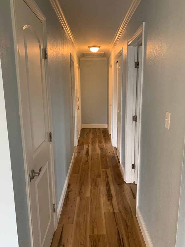 Photo - 1442 Bassett Dr