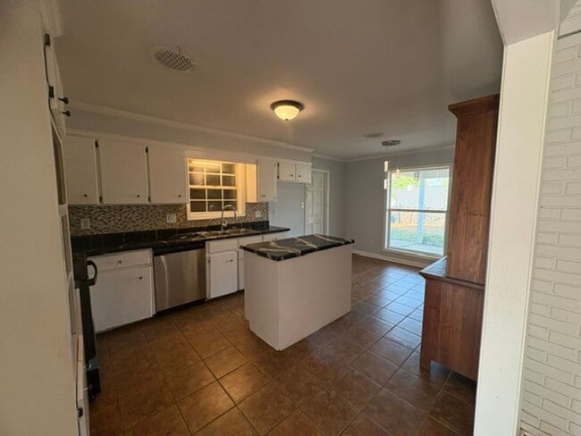 Photo - Renovated 4 Bedroom 2 Bath Home for Rent!!