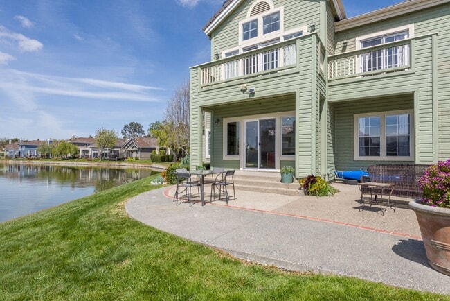 Waterfront Property with Stunning Views, L... - Waterfront Property with Stunning Views, L... House