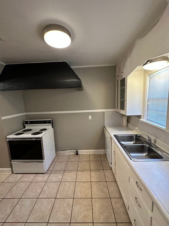 Photo - 1015 NW 40th St