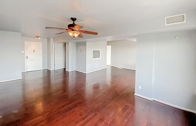 Photo - Beautiful 1 Bed 1 Bath Condo In Pavilion O...
