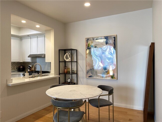 533 S St Andrews Pl Unit 319