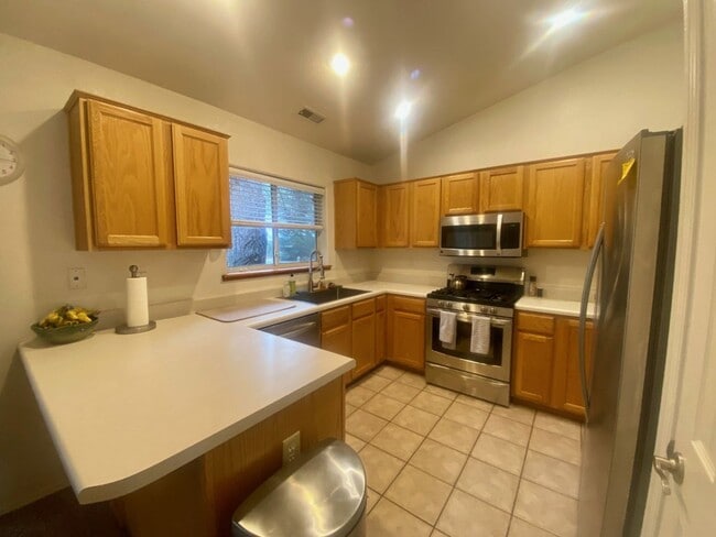 Photo - West-Flagstaff House (Aspen Trails)- 3 Bed, 2 Bath, 2 Car Garage Home -Students & Dogs OK! Avail....
