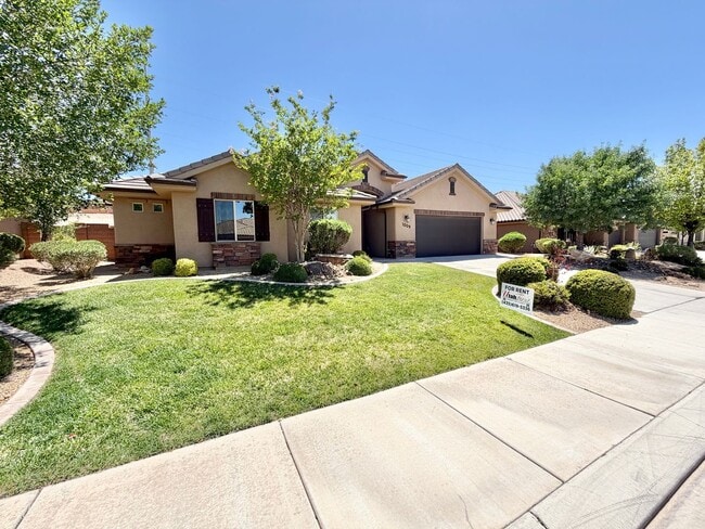 Photo - Beautiful Riverstone Home!!