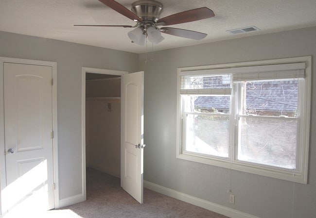 Living Area - Phog at Bar Med Center