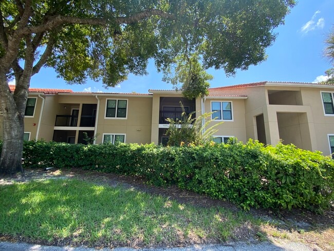 Building Photo - 4061 Crockers Lake Blvd Rental
