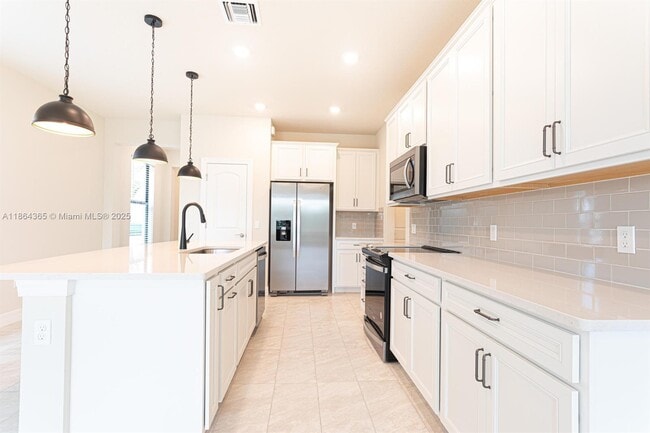 Photo - 8648 Escue St