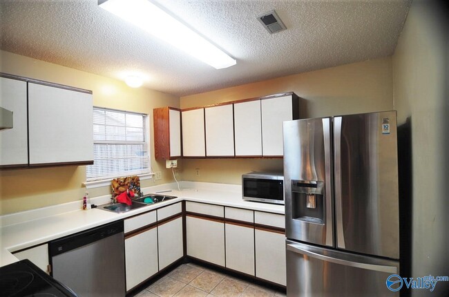 Photo - 220 Knox Creek Trail NW