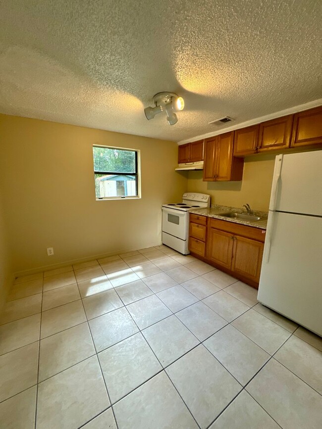 Photo - Great 3 Bedroom Available