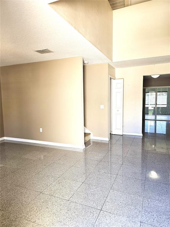 Photo - 551 Stonewall Ave