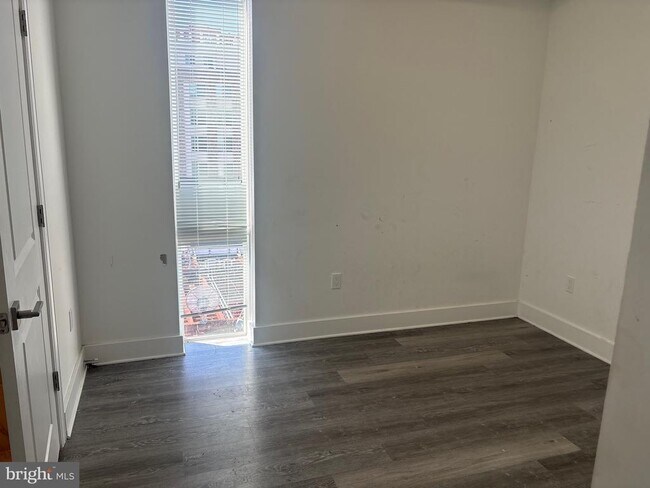 Photo - 818 Bladensburg Rd NE Unidad 404