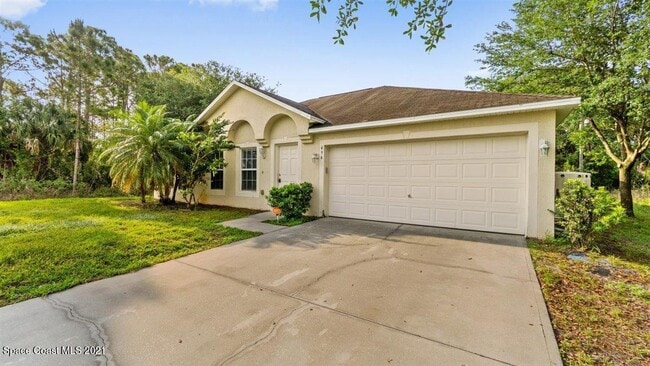Photo - 494 Paigo St SE