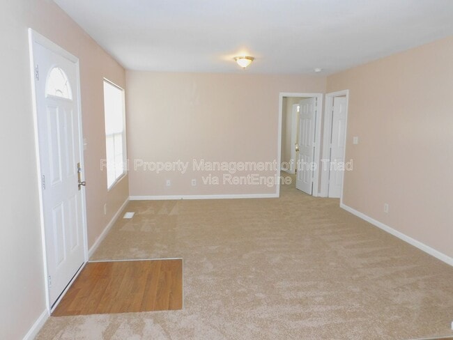 Photo - 909 Beaumont Ave